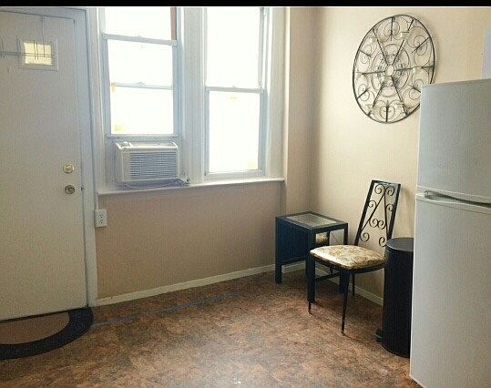 3rd image of 2340 27th St #2FL
