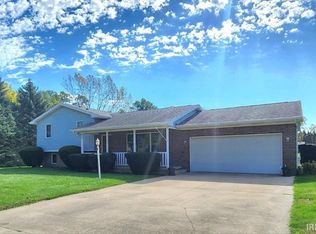 1879 E Springfield Dr, Warsaw, IN 46582