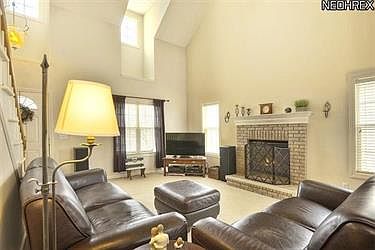 4th image of 10279 Honeysuckle Ln