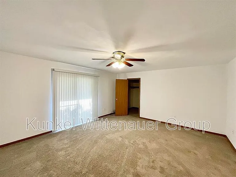 156 Marion Dr — Photo 10