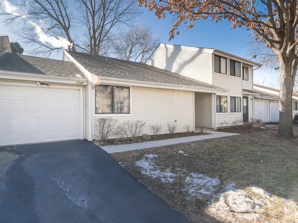 1747 E Canterbury Ln #1747, Palatine, IL 60074
