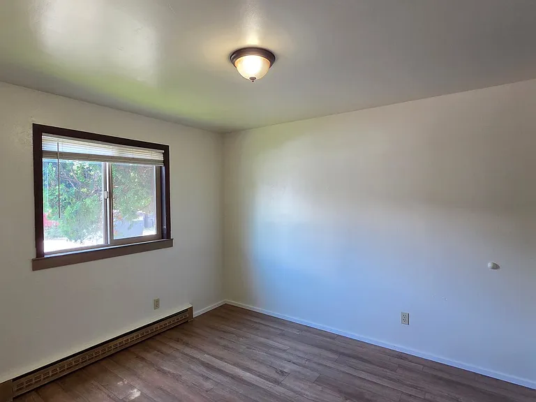 2101 S Garfield St — Photo 13