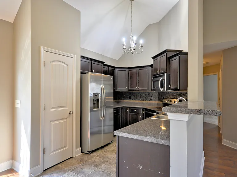 404 Leslie Wood Dr — Photo 13