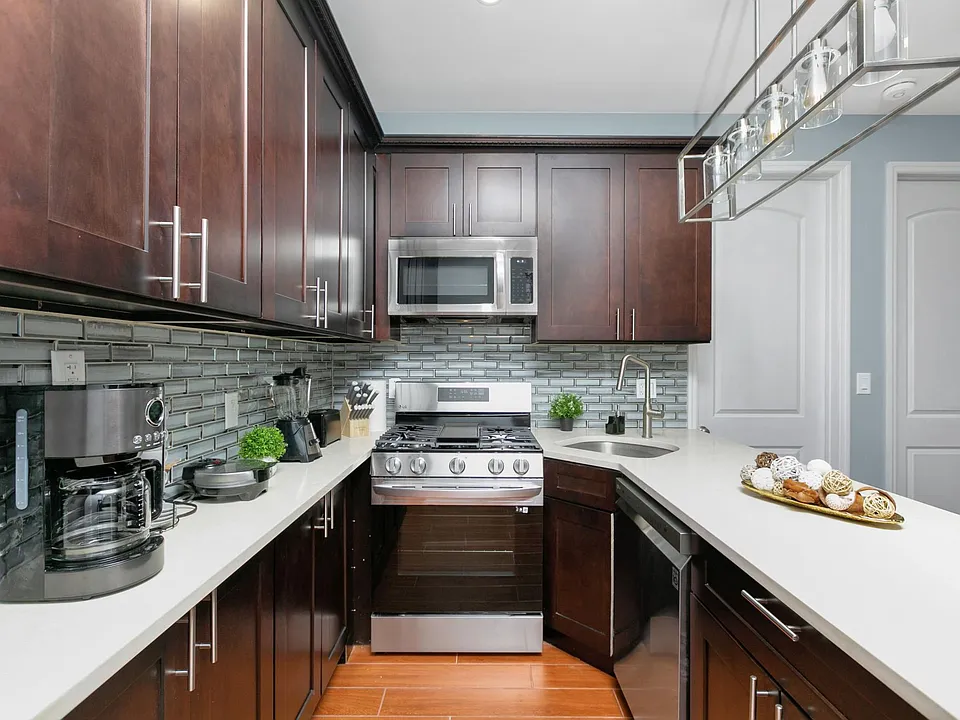 6901 Myrtle Ave #2FLLR