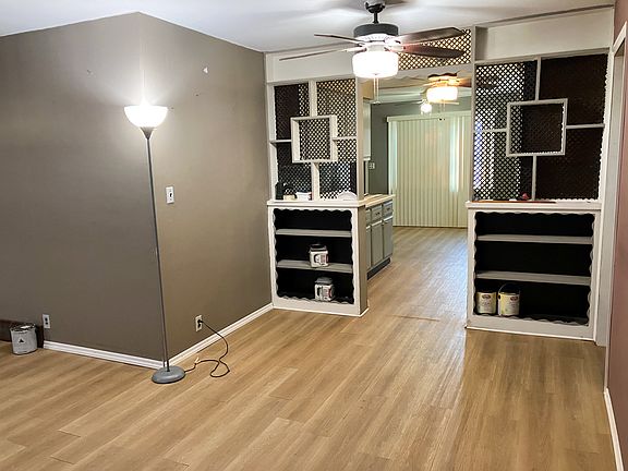 4th image of 513 E Main St