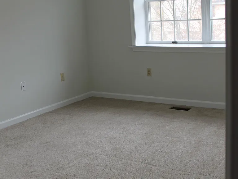 520 Upland St — Photo 7