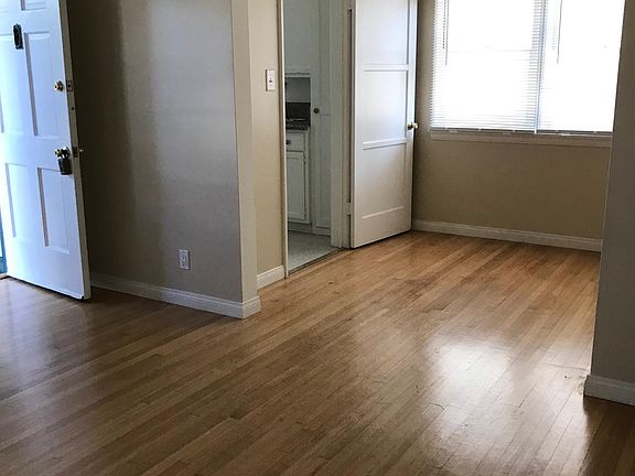 3rd image of 2626 Montana Ave APT E