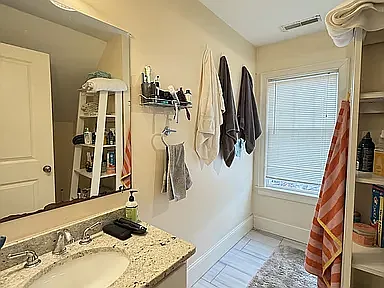 25 Higgins St #2 — Photo 11