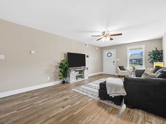 5th image of 299 Dugger Dr
