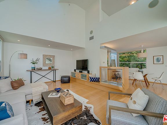 3rd image of 1035 19th St #104