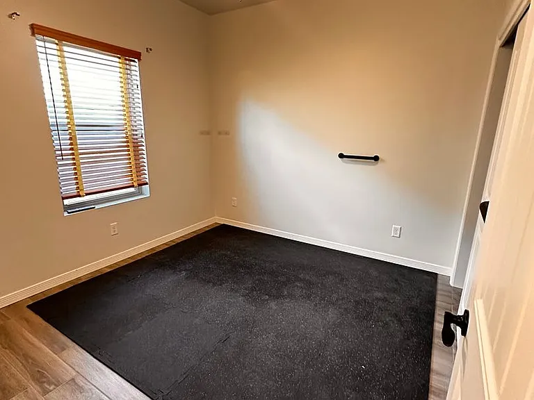 118 Scotland Ct — Photo 10