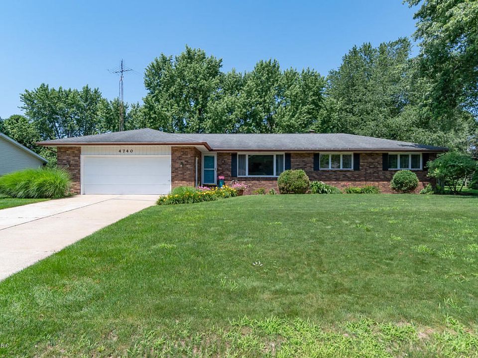 1st image of 4740 Woodland Dr
