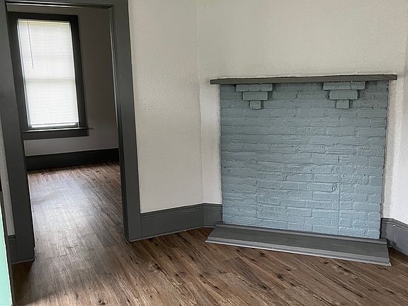 3rd image of 1311 Laurel St