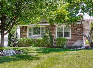 69 N Ott Ave, Glen Ellyn, IL 60137