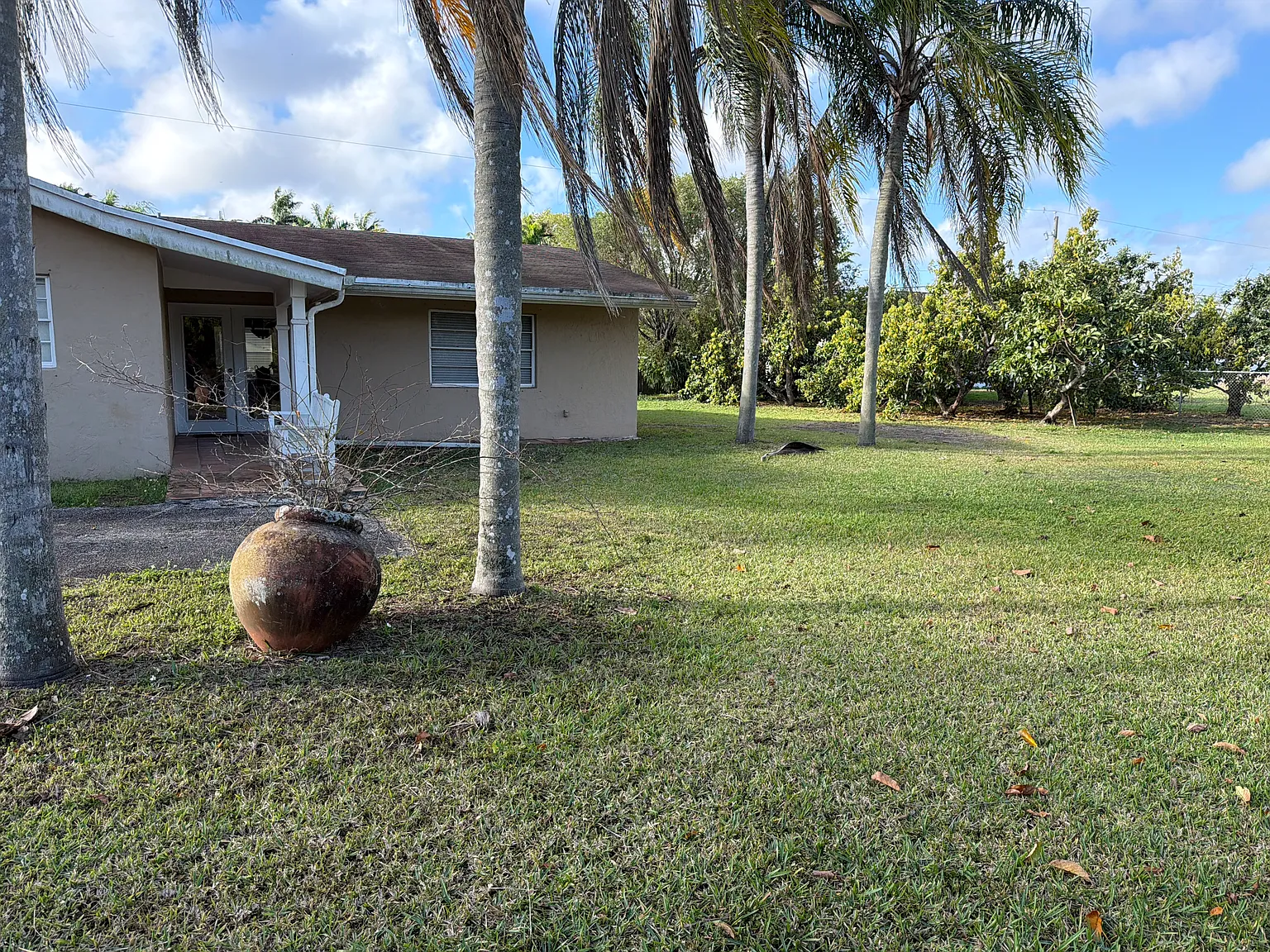 4 bed, 2050 sqft, $3,800 — Photo 3