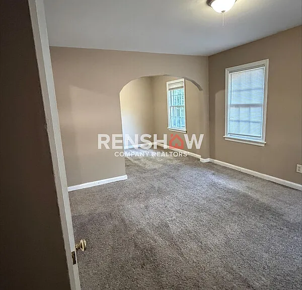 54 Locust Ln — Photo 2