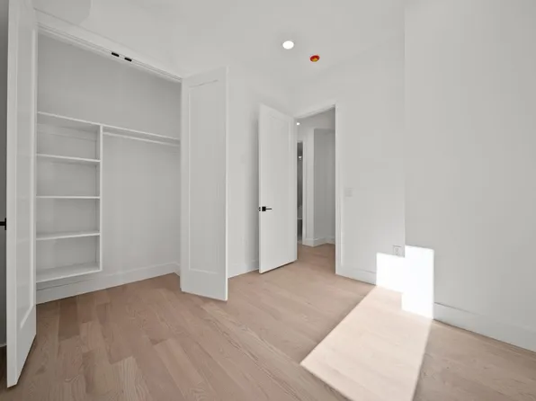 13 Lienau Place image 19 of 34