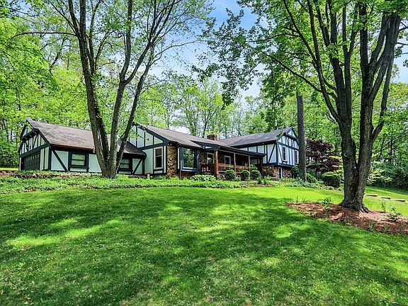 4th image of 1620 Cottonwood Cir