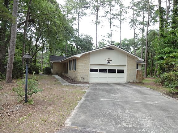 5th image of 200 Chucker Dr