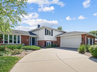 8041 Meadowbrook Ln, Orland Park, IL