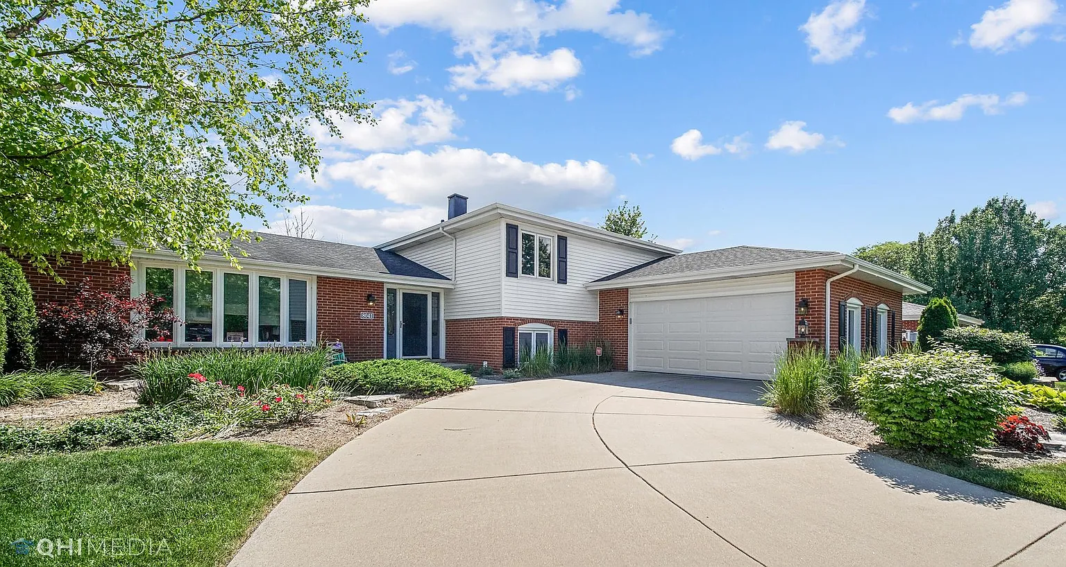 8041 Meadowbrook Ln photo 1