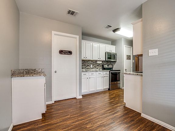 3rd image of 129 Lipan St