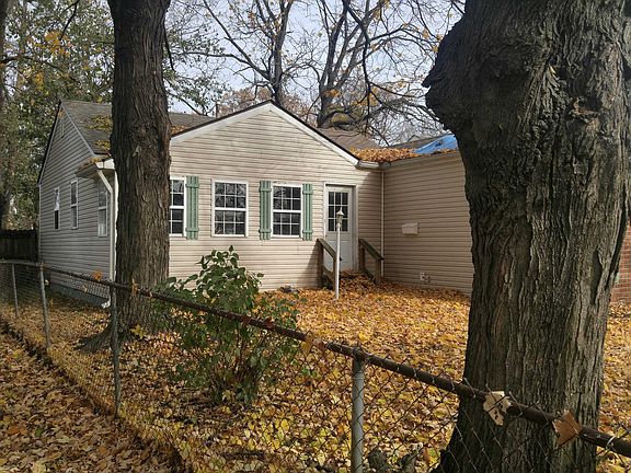 2nd image of 1540 E Legrande Ave