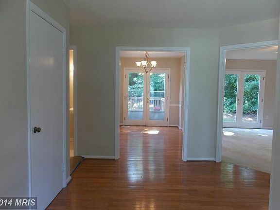 3rd image of 507 Woodshire Ln