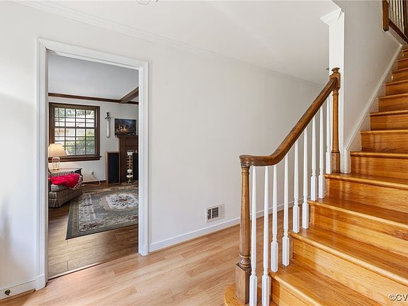 4th image of 2009 Surreywood Ct