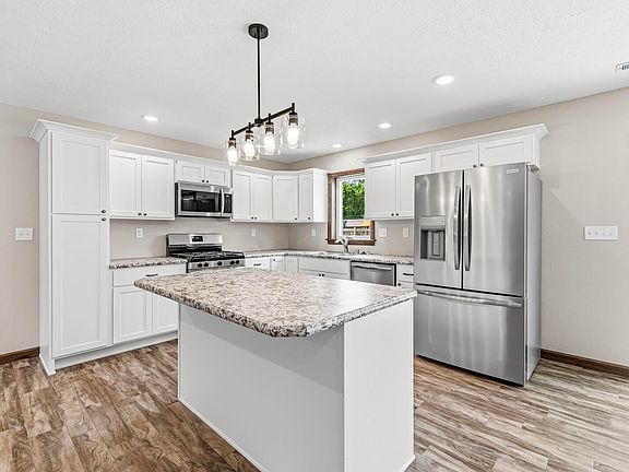2nd image of 59561 Rosedale Ave