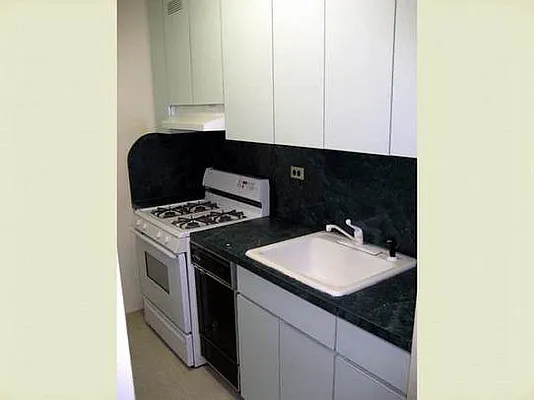 Rented by FirstService Realty (legacy) | media 20