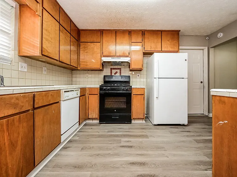 4255 Loveless Pl — Photo 5