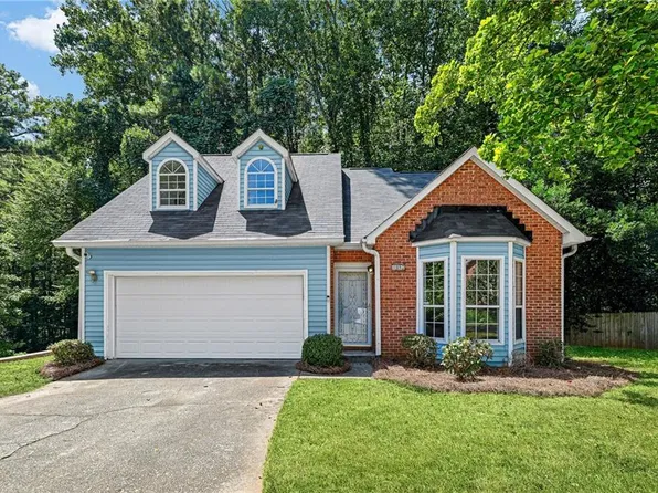2417 Empire Forest Dr, Tucker, GA 30084
