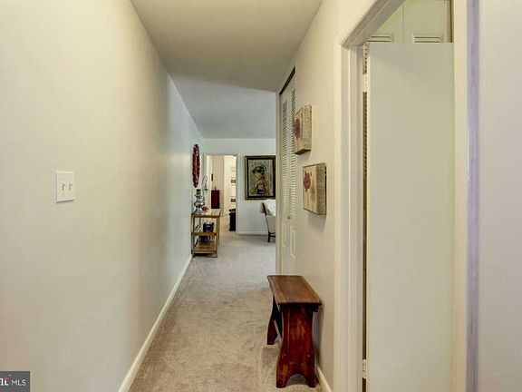 4th image of 10513 Montrose Ave #10513