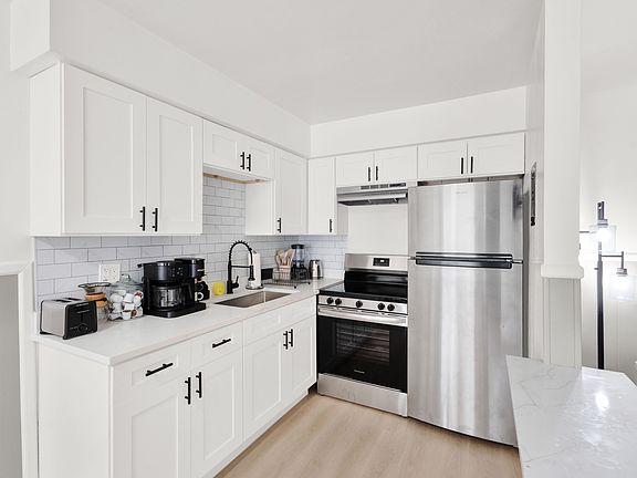 4th image of 151 E McHattie St