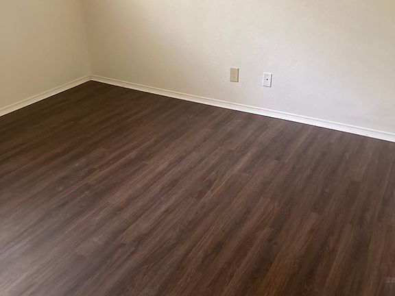 5th image of 1429 Eagle Dr #107