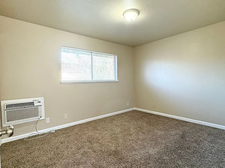 1060 South St — Photo 7