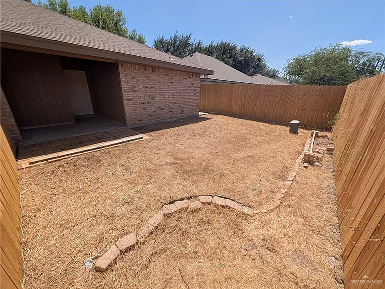 2003 La Cantera St #A — Photo 18