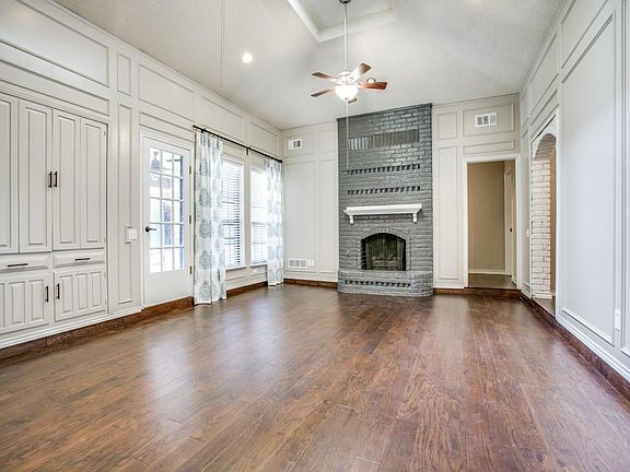 4th image of 2100 Parkhaven Dr