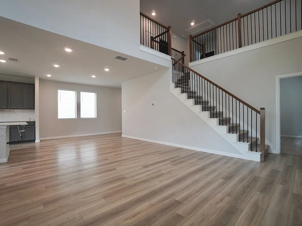 2513 Danbury Ln