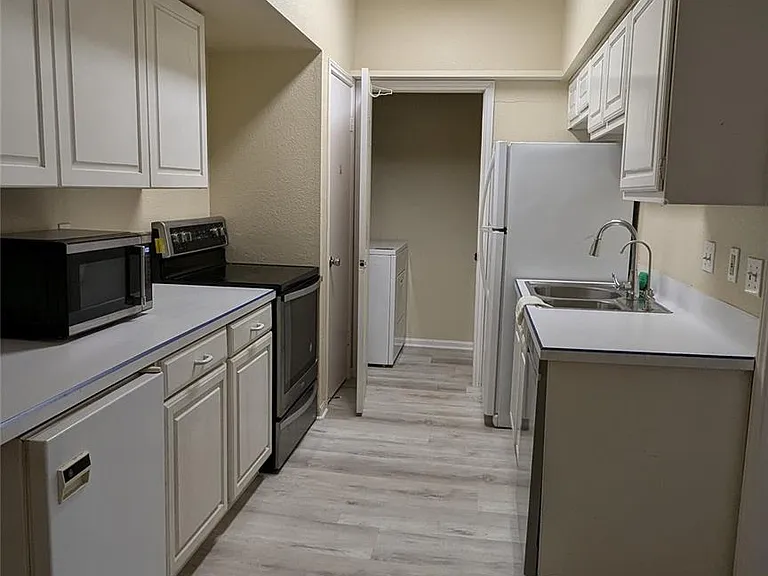 2400 N Braeswood Blvd #326 — Photo 11