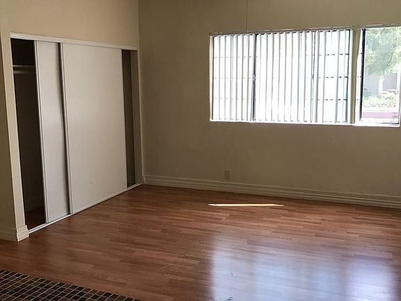 2nd image of 3057 Leeward Ave APT 1