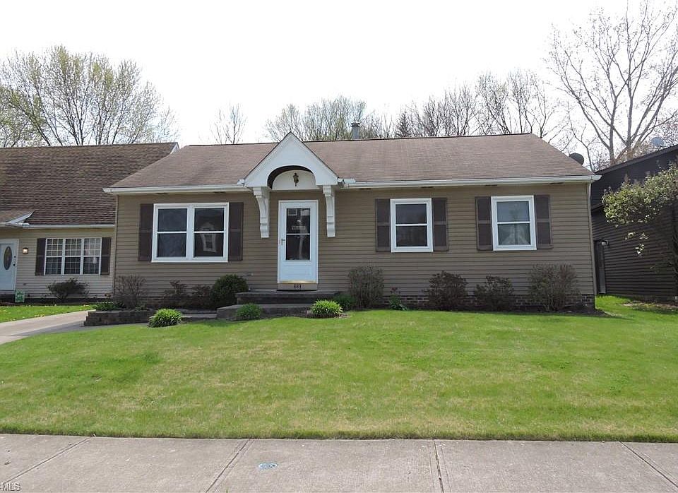 1st image of 883 Marcie Dr