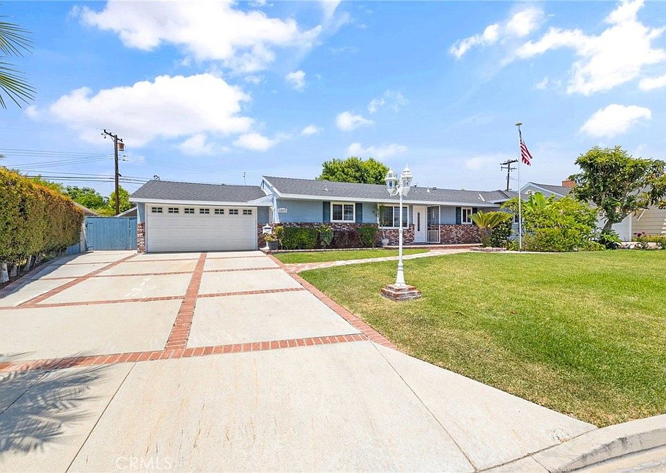 1st image of 15975 Graceldo Ln