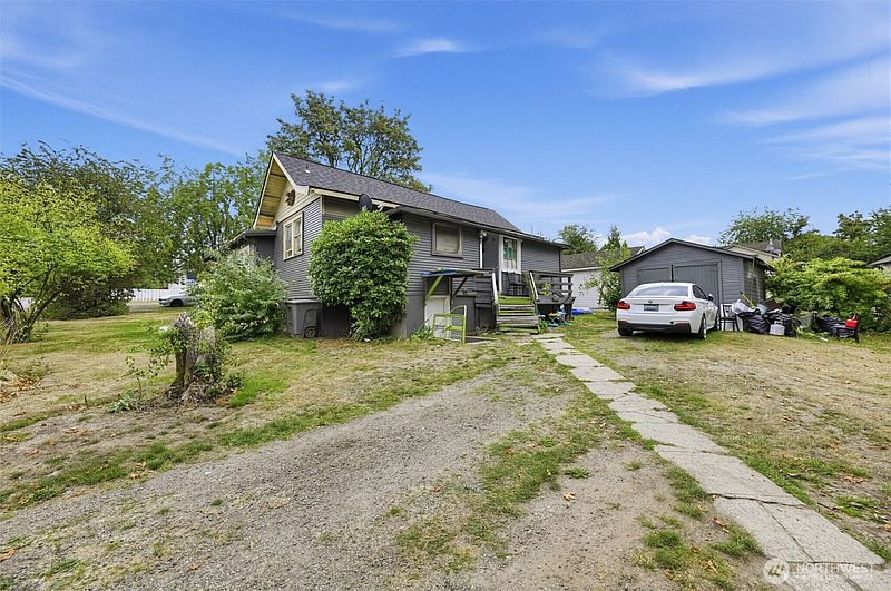 3rd image of 1503 Davis Avenue S