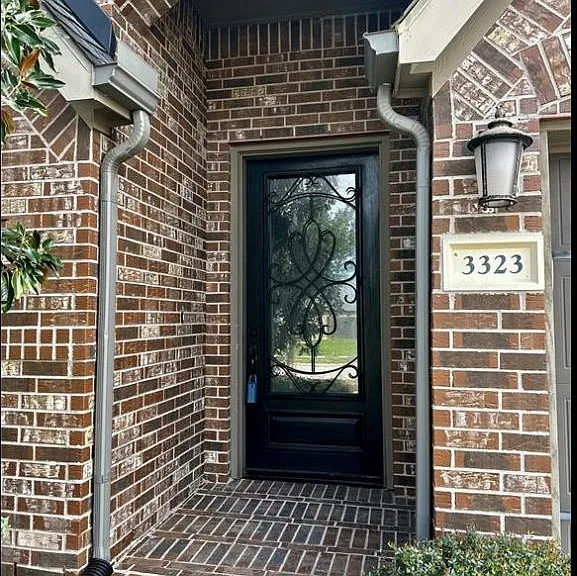 3323 Chandler Hollow Ln — Photo 2