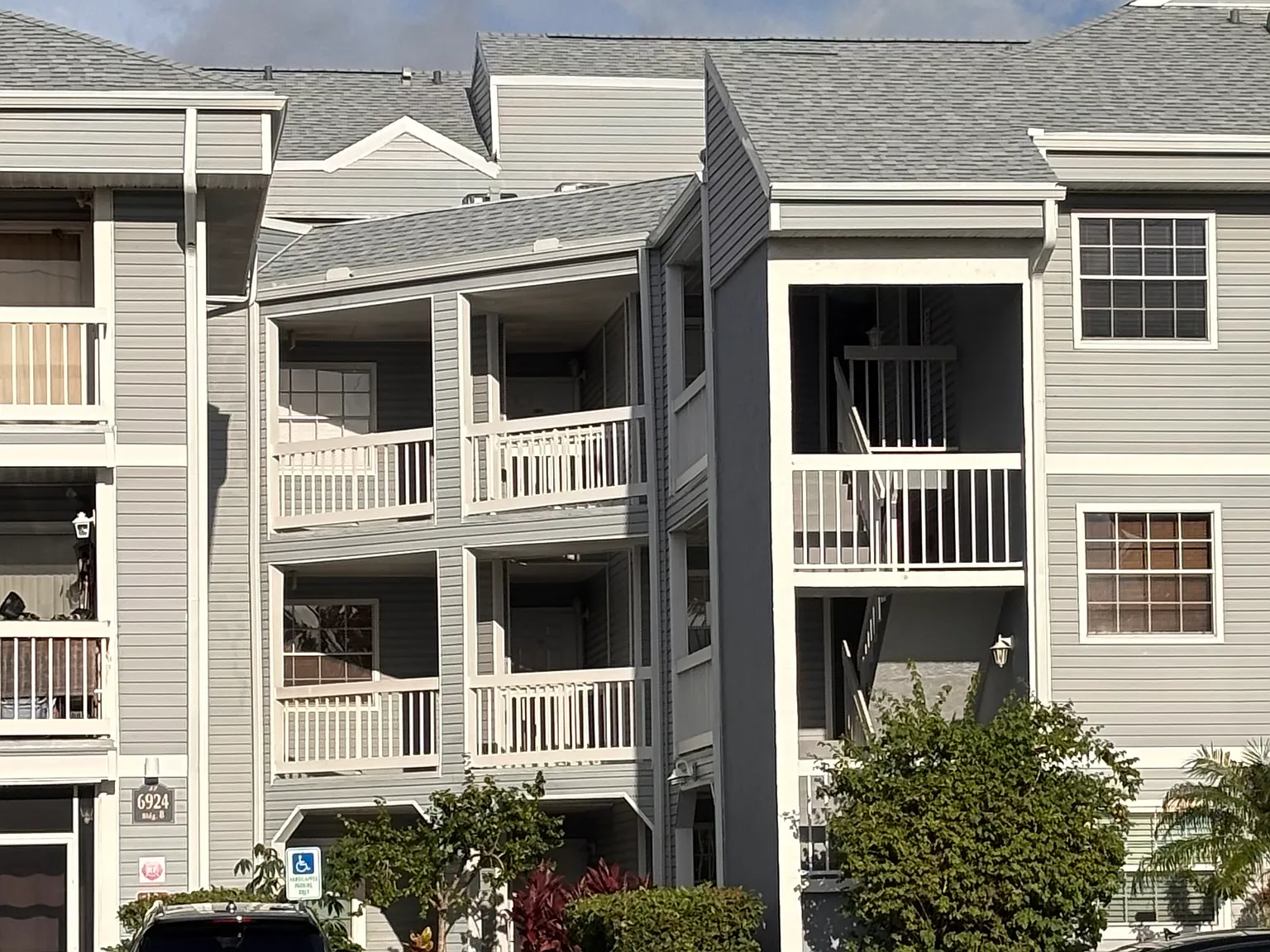 2 bed, 1.5 bath, 760 sqft, $2,000 — Photo 2