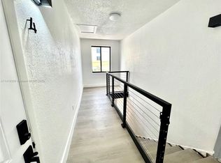 1376 NW 35th St #4, Miami, FL 33142
