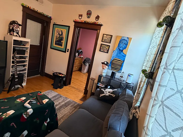 942 W 34th St #2F — Photo 2