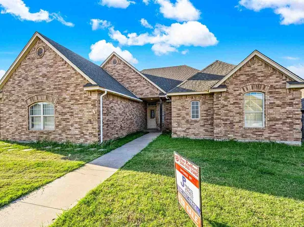 8113 SW Cherokee Ave, Lawton, OK 73505